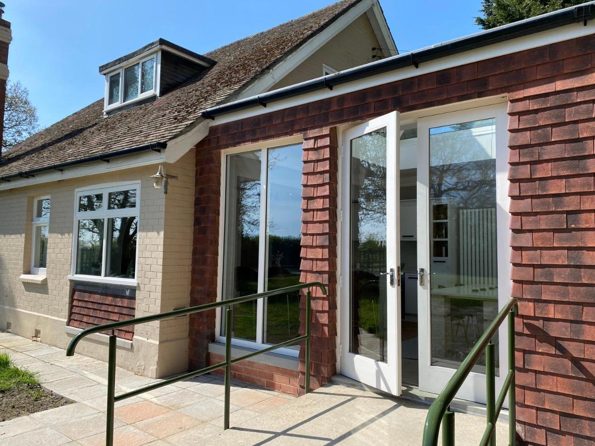 Spacious 4 Bed Family Cottage In Parkland Setting York Exterior photo